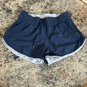 Lululemon Choose a Side 3” Short Size 4
